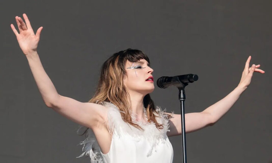 lauren-mayberry-of-chvrches:-‘i-twisted-myself-into-a-pretzel-to-please-people’