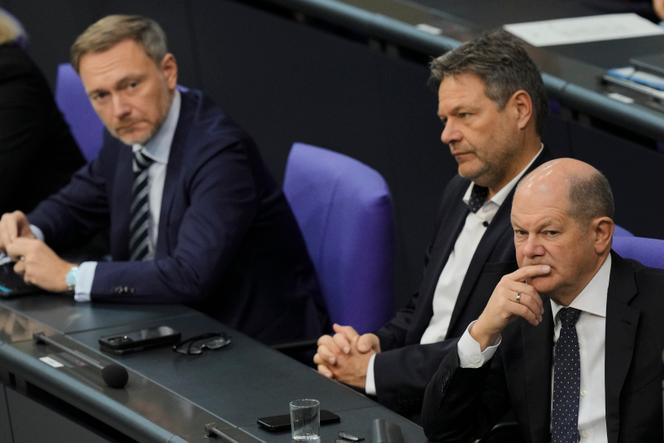Germany’s Scholz loses a confidence vote, setting up an early election in February