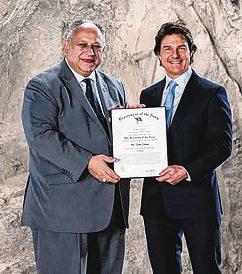 tom-cruise-honoured-with-us-navy’s-highest-civilian-award tom-cruise-honoured-with-us-navy’s-highest-civilian-award