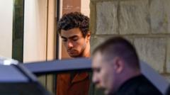 Apple urged to scrap AI feature after it creates false headline