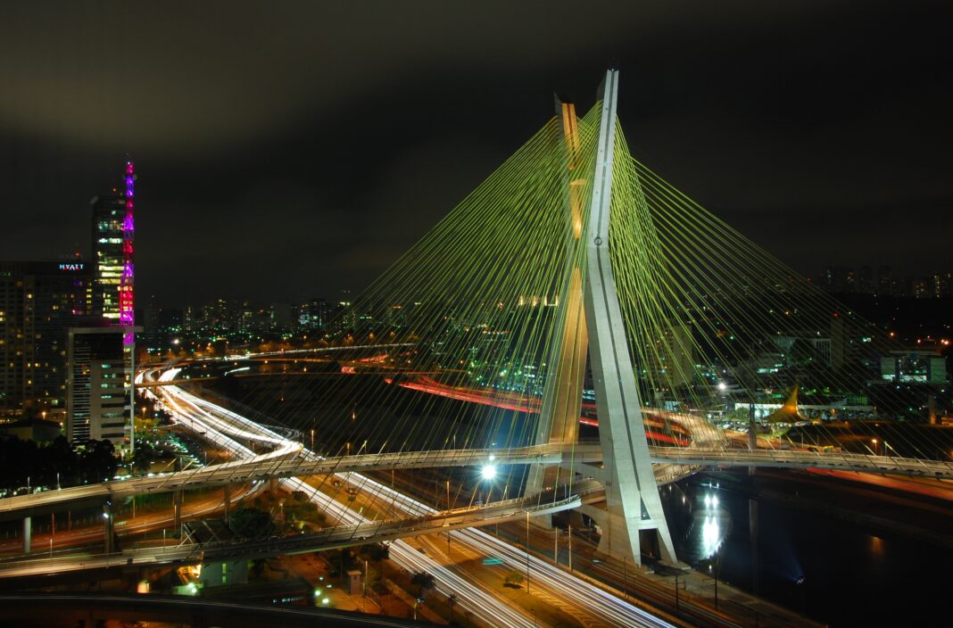brazil-bridge-collapse-death-toll-rises-to-9,-with-8-other-people-unaccounted-for