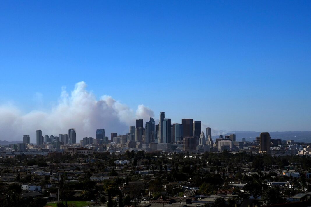 palisades-fire-burns-homes-as-thousands-evacuate-in-la