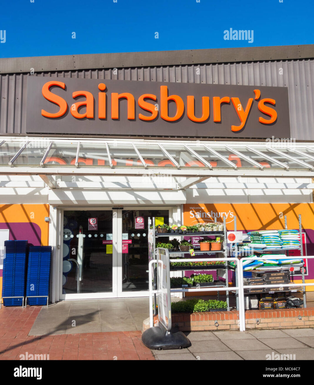 Sainsbury’s to raise pay to 12.60 an hour