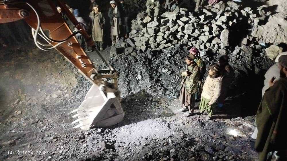 no-more-miners-trapped-at-stilfontein-mine-in-south-africa,-rescue-volunteers-say