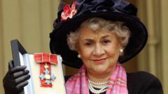 dame-joan-plowright:-acting-legend-dies-at-95