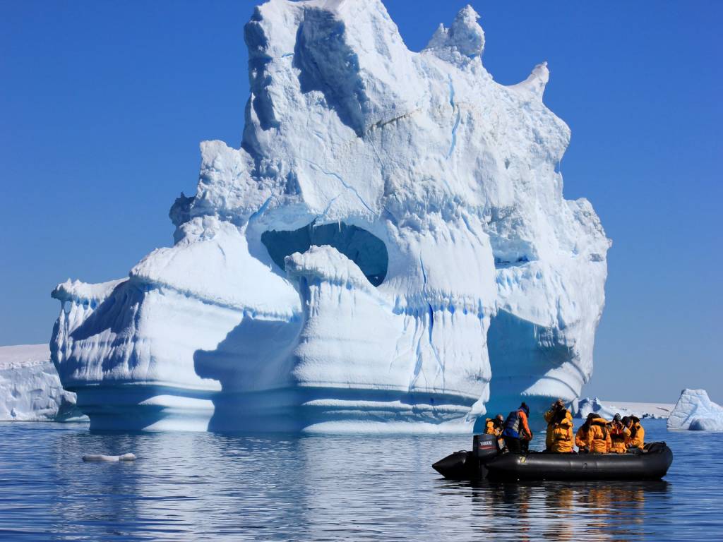 A23a: Giant iceberg on collision course with island – penguins and seals in danger