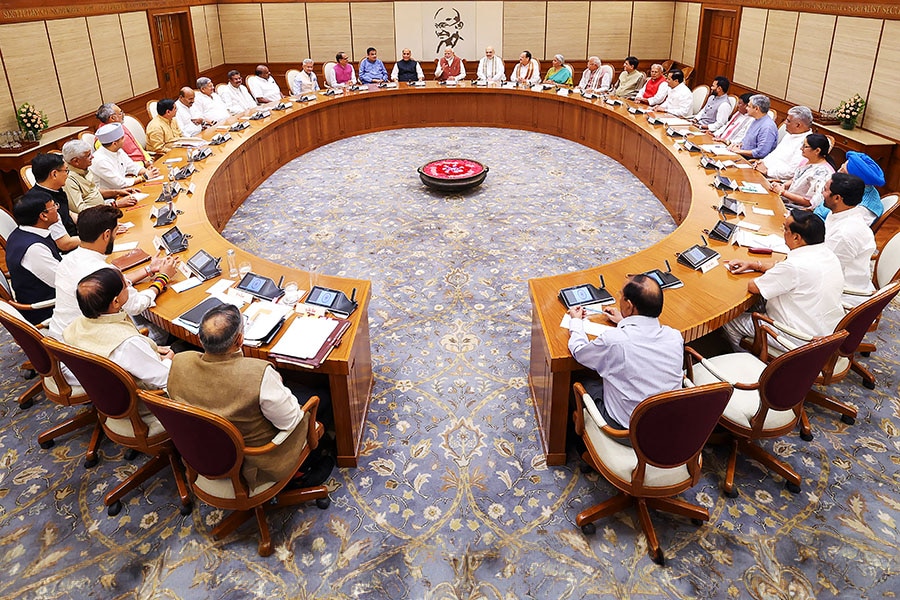 Government plans pension reform to boost growth