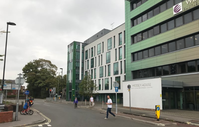 Heathrow’s third runway can be built in 10 years, Reeves says