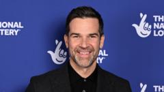 hinge-bans-bbc’s-gethin-jones-after-300-incorrect-catfishing-reports