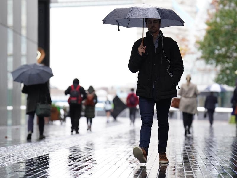uk-economy-unexpectedly-grew-in-final-months-of-2024