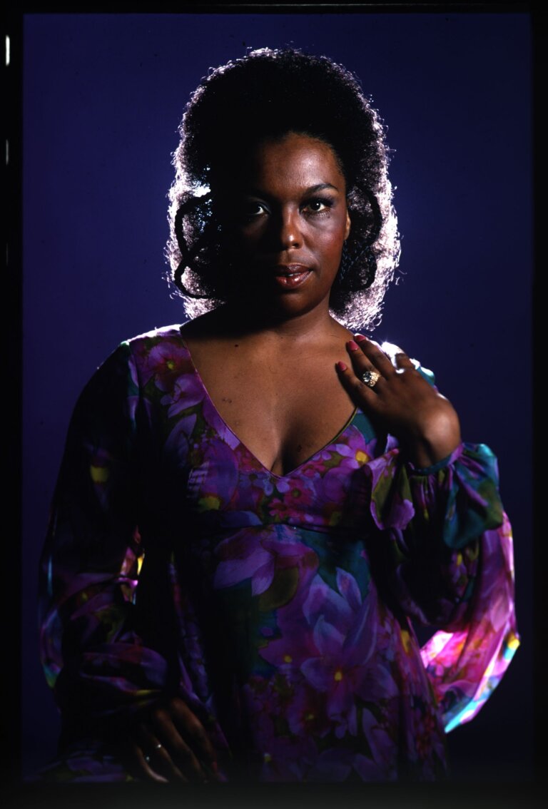 roberta-flack:-killing-me-softly-singer-dies-aged-88