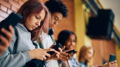 phone-bans-in-schools-don’t-help-grades-or-health,-study-suggests