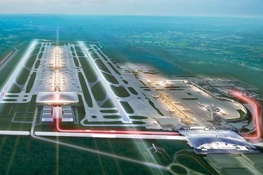 gatwick-airport:-second-runway-backed-by-government