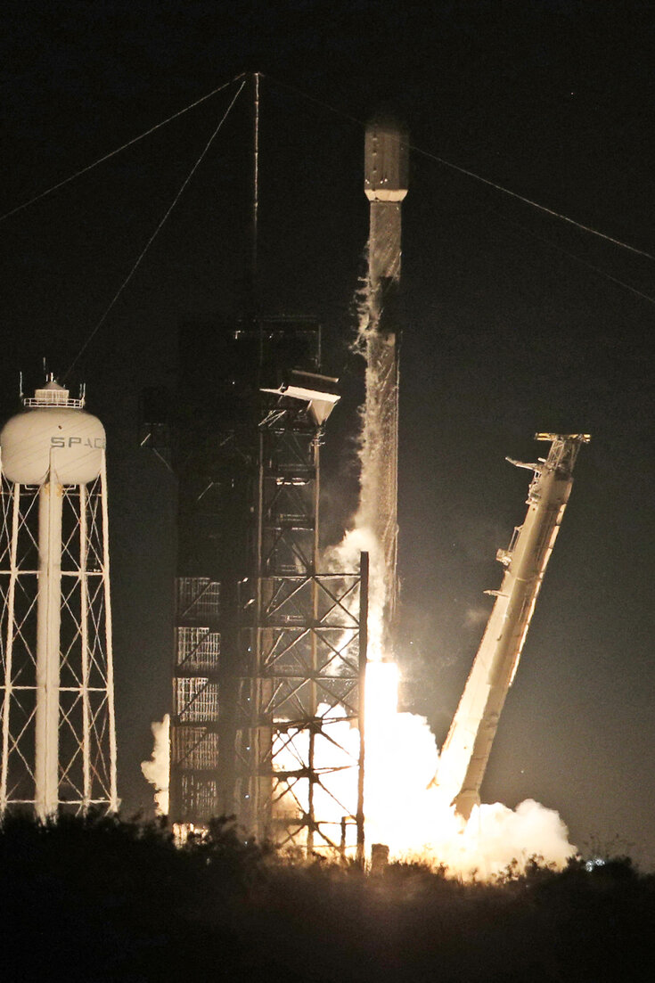 spacex-rocket-spins-out-of-control-in-test-flight-failure