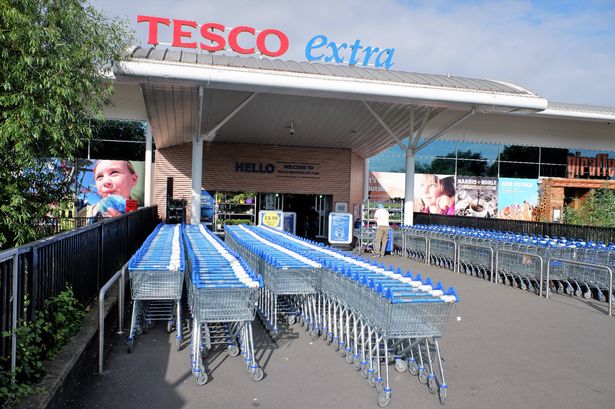 tesco-trials-giant-trolley-scales-in-gateshead