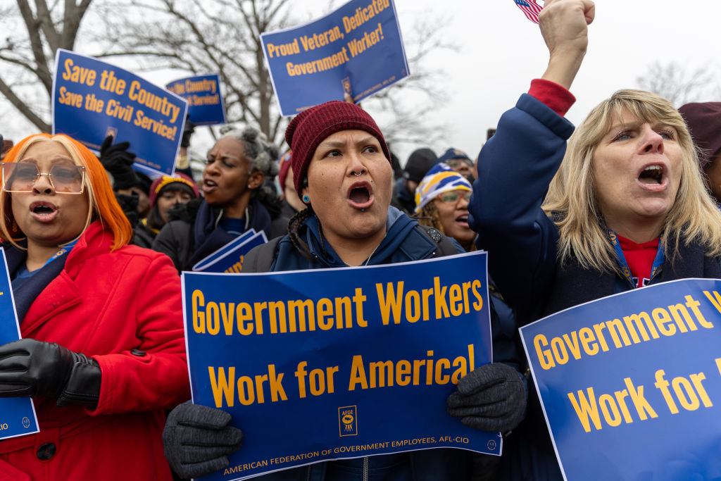 federal-workers-face-second-musk-deadline-to-explain-their-work-last-week