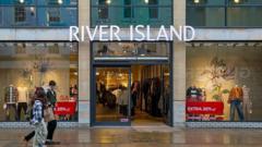 river-island-to-close-33-shops