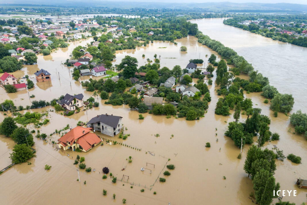 flash-floods-kill-more-than-280-people-in-india-and-pakistan-as-thousands-flee