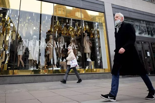 topshop-returns-to-the-high-street,-but-can-it-get-its-cool-back?