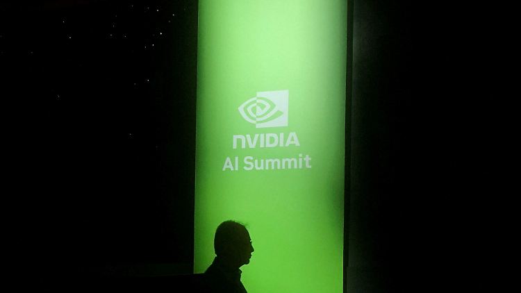 nvidia-and-amd-to-pay-15%-of-china-chip-sales-to-us-government