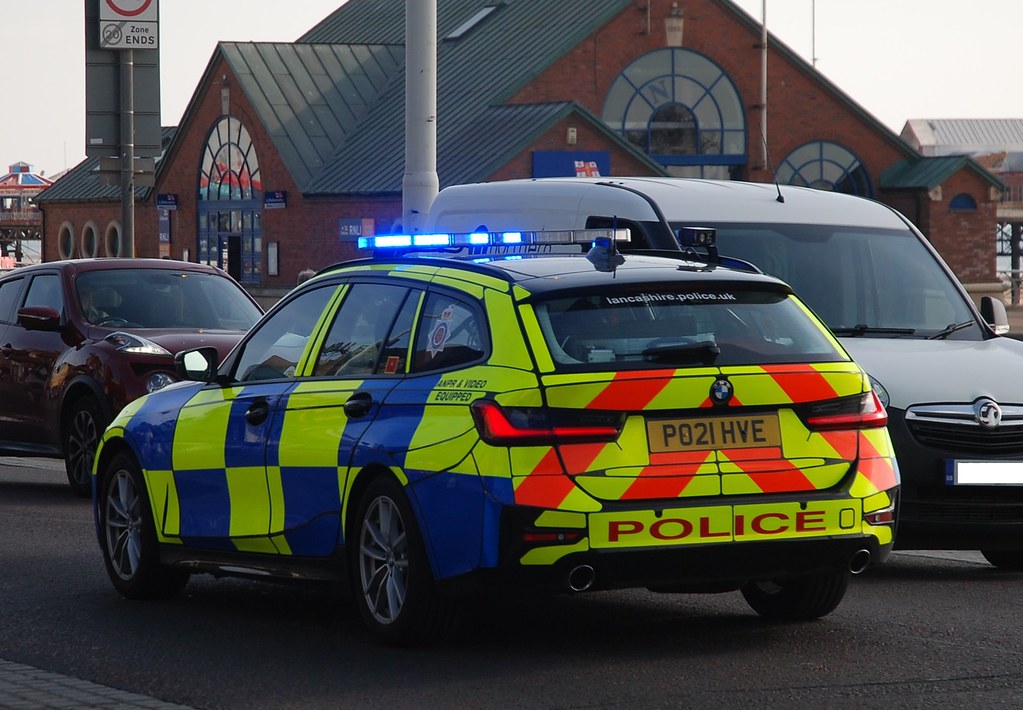 lancashire-police-advises-greeting-customers-deters-shoplifters