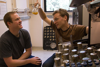 the-bacteria-turning-waste-plastic-into-painkillers