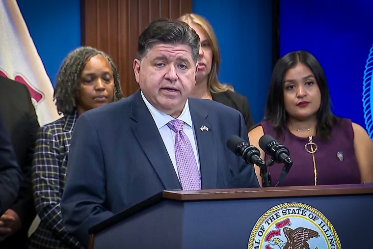 illinois-governor-says-troops-could-be-deployed-to-chicago-as-immigration-agents-patrol-downtown