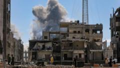 israel-‘tightens-siege’-of-gaza-city-as-hamas-reviews-trump-peace-plan