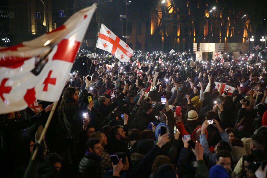 georgia:-anti-government-protesters-attempt-to-storm-presidential-palace