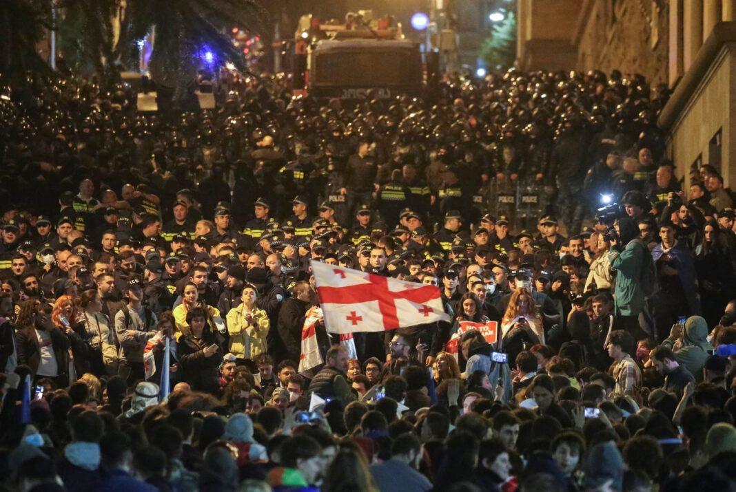 georgia-protesters-try-to-storm-tbilisi-presidential-palace