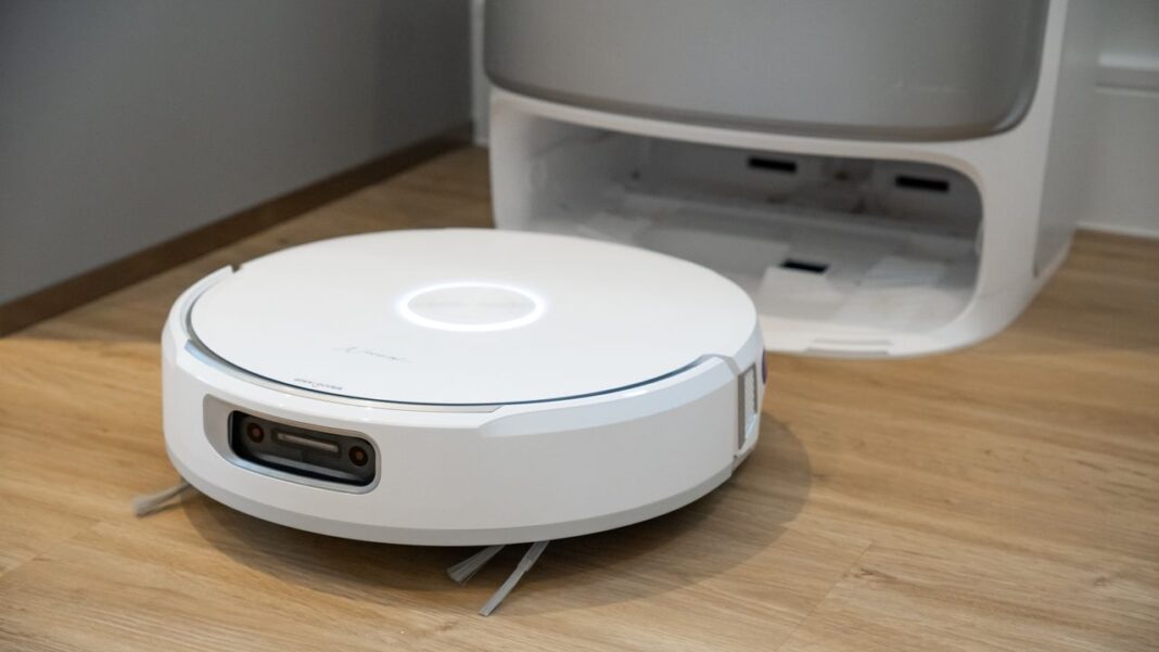 the-narwal-flow-robovac-boasts-world-class-cleaning-performance-–-which-makes-its-software-bugs-even-more-frustrating