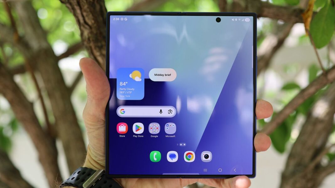 foldable-phones-have-a-chance-if-their-prices-can-drop-fast-enough-–-but-will-business-users-be-convinced?