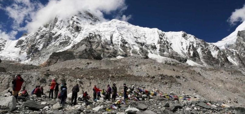 Snowstorm traps hundreds of hikers on Mount Everest during China’s national holiday