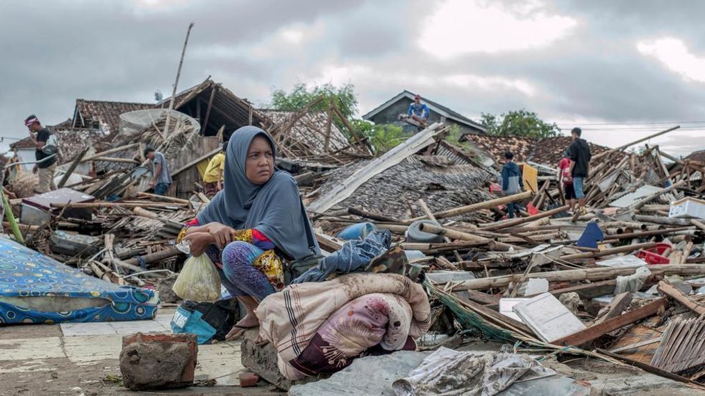 death-toll-from-indonesia-school-collapse-rises-to-54