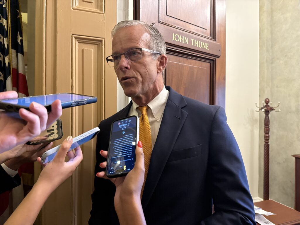 US Senate fails to reopen government after fifth budget vote