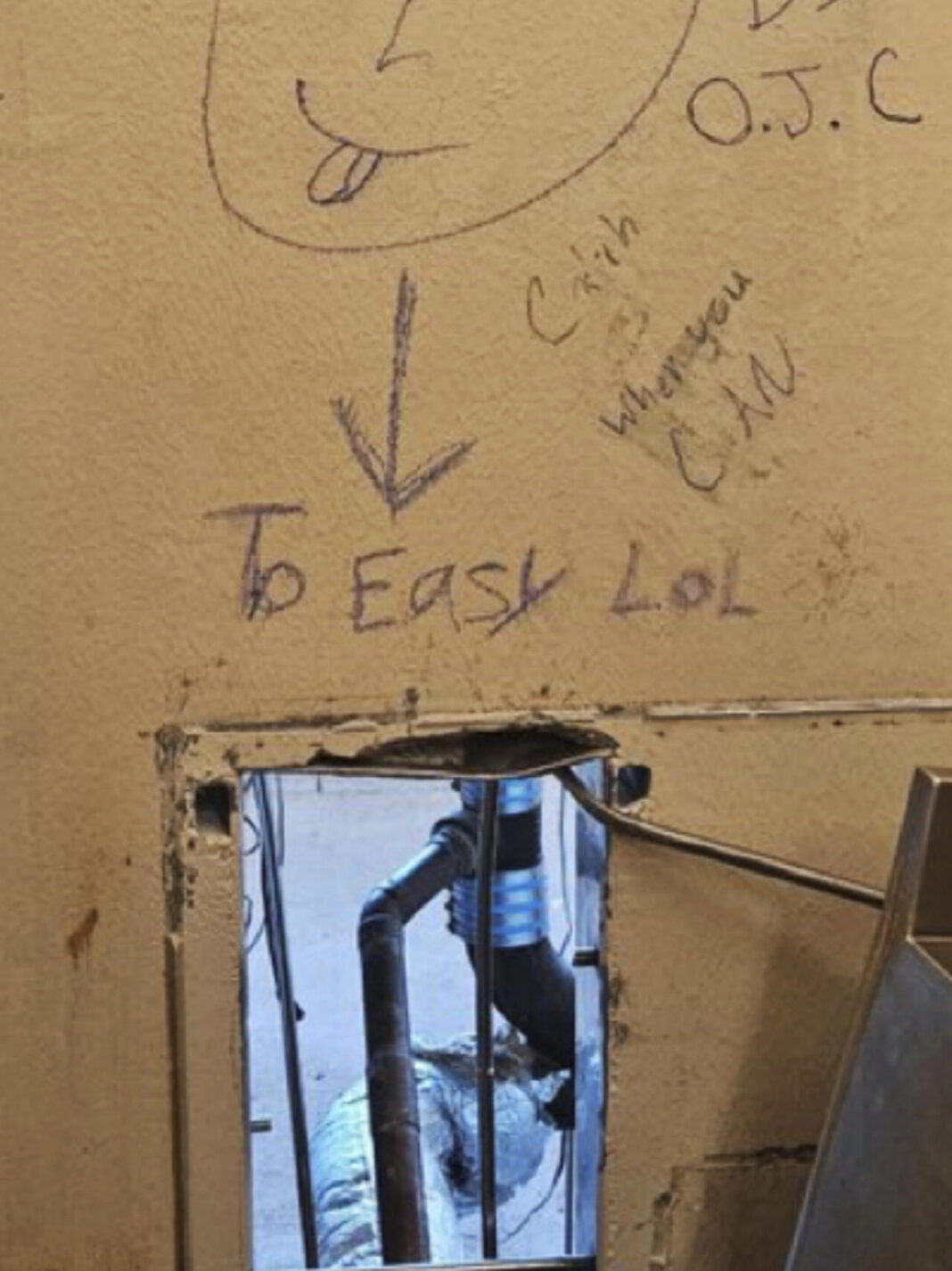 Last of 10 New Orleans jail escapees from May is captured under a house in Atlanta