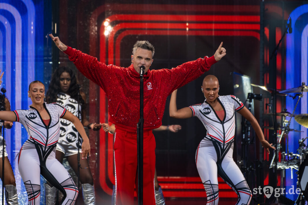 robbie-williams-to-kick-off-new-album-tour-in-glasgow
