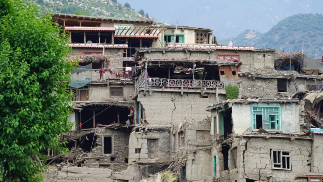 two-powerful-quakes-strike-off-southern-philippines,-killing-at-least-7-people two-powerful-quakes-strike-off-southern-philippines,-killing-at-least-7-people