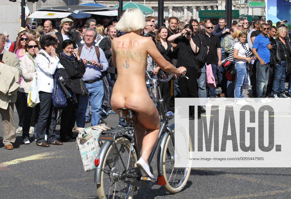 Naked bike riders demonstrate against federal troops in ‘quintessentially Portland’ protest