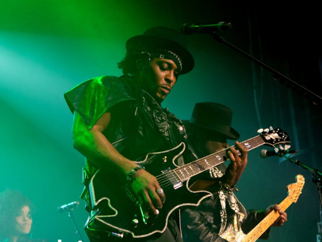 dangelo,-r&b-grammy-award-winning-singer,-dies-aged-51