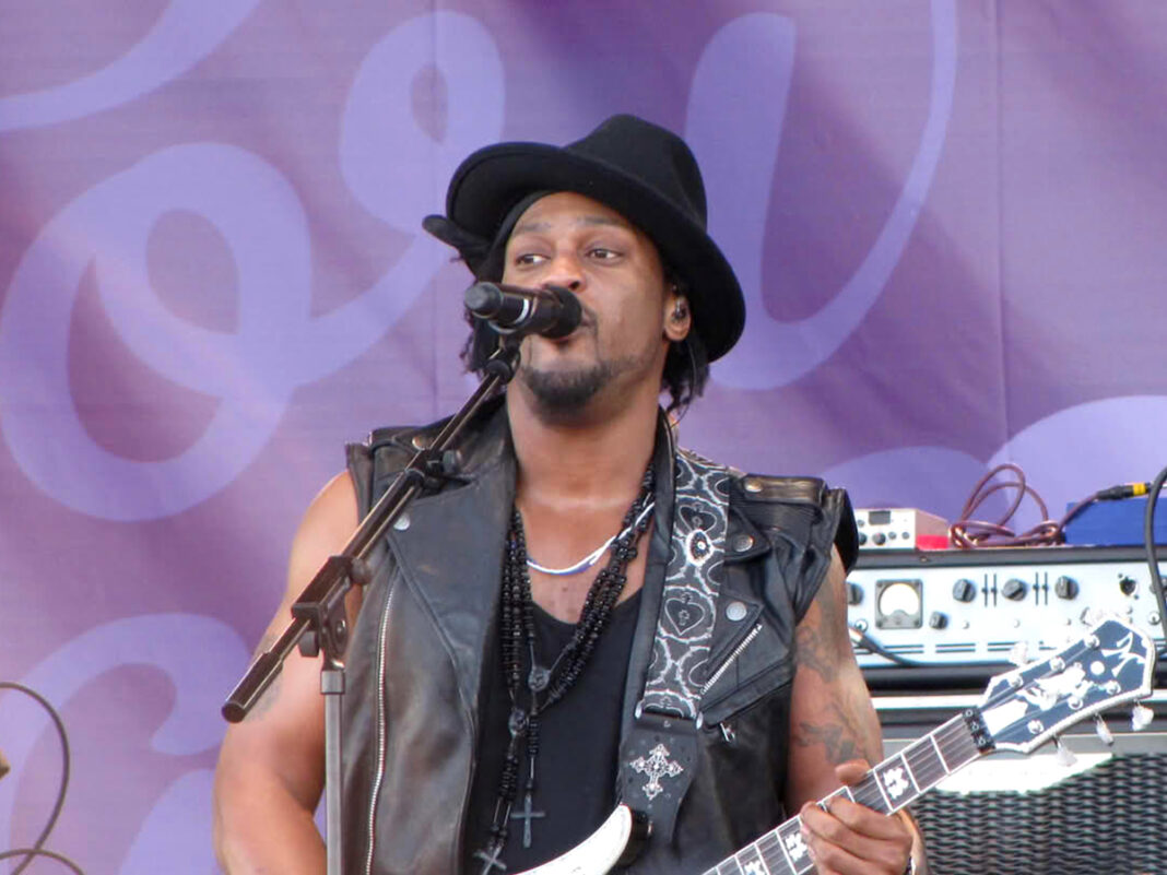d’angelo:-the-pioneer-who-charted-a-new-course-for-soul-music
