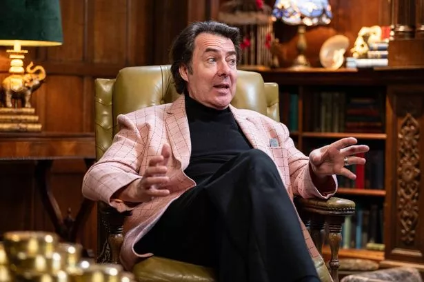 celebrity-traitors-episode-4:-strange-shrieks-by-clare-balding,-celia-imrie-and-stephen-fry