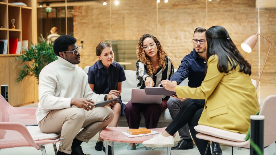 tech-industry-stalling-as-ai-takes-over,-with-junior-roles-cut-in-half