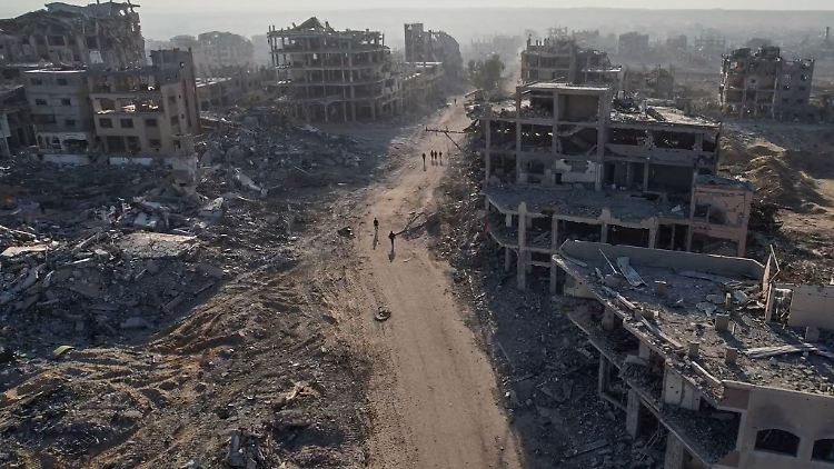 israel-says-hamas-hands-over-‘2-coffins-of-deceased-hostages’-from-gaza