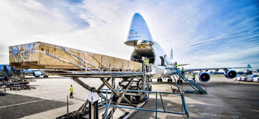 a-cargo-aircraft-skids-off-a-hong-kong-runway-into-the-sea,-killing-2-airport-workers