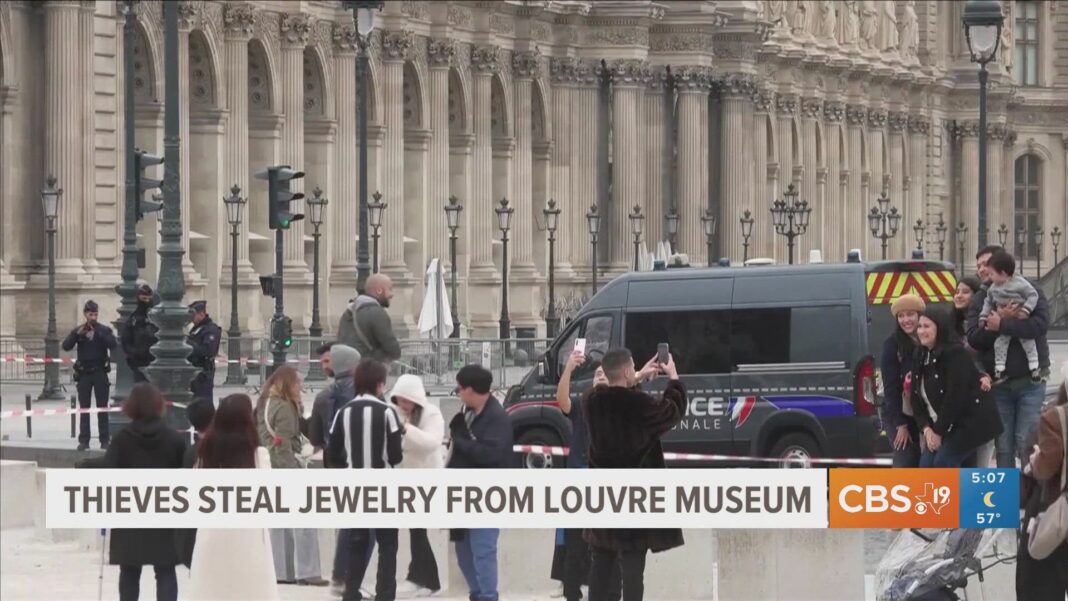 thieves-steal-crown-jewels-in-4-minutes-from-louvre-museum thieves-steal-crown-jewels-in-4-minutes-from-louvre-museum
