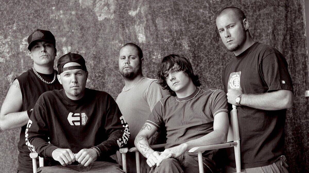 limp-bizkit-band-members-say-bass-player-sam-rivers-has-died