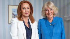 Queen meets JK Rowling to mark start of royal week in Edinburgh queen-meets-jk-rowling-to-mark-start-of-royal-week-in-edinburgh