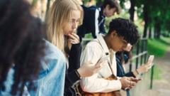 midnight-social-media-curfew-proposed-for-older-uk-teens midnight-social-media-curfew-proposed-for-older-uk-teens