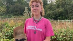 Cambridge makes blackberry boxes for low-income families cambridge-makes-blackberry-boxes-for-low-income-families